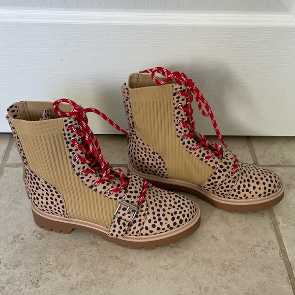 DOLCE VITA size 7 synthetic spotted boots! Super cute! - Picture 2 of 5